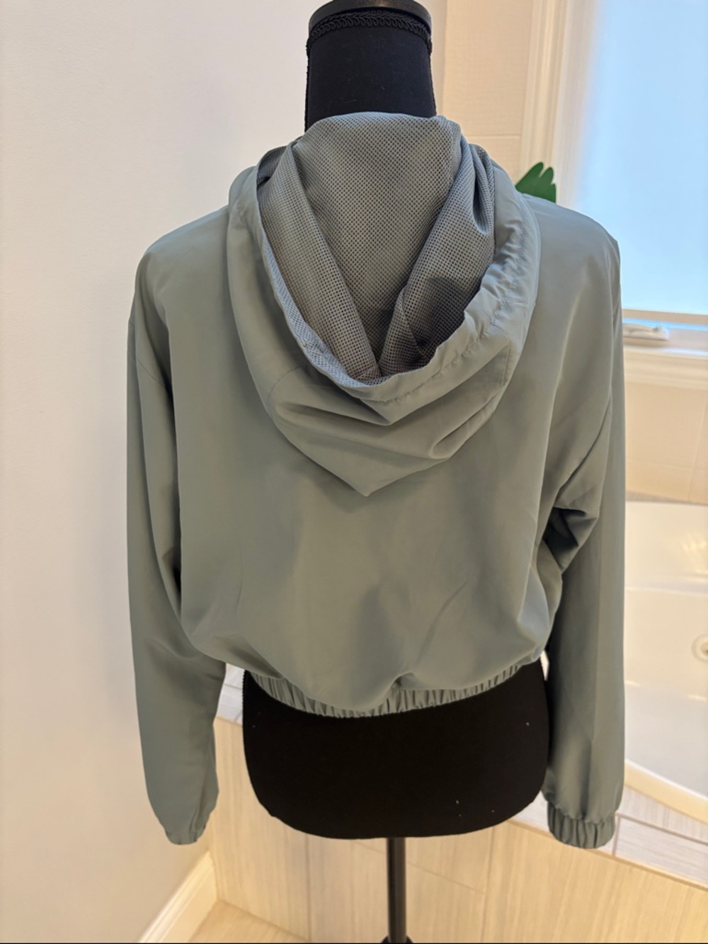 Forever 21 Sage Green Hooded Zip-Up Windbreaker Jacket - Picture 6 of 10